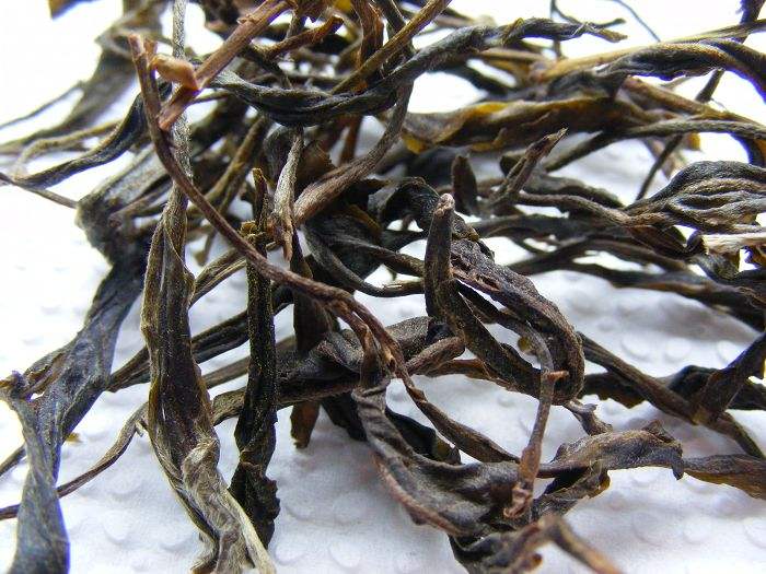 如何辨别湿仓茶