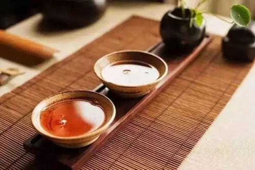 怎样喝茶不伤胃.jpg