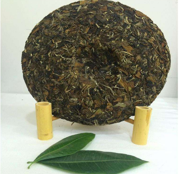 白茶饼黑印.png