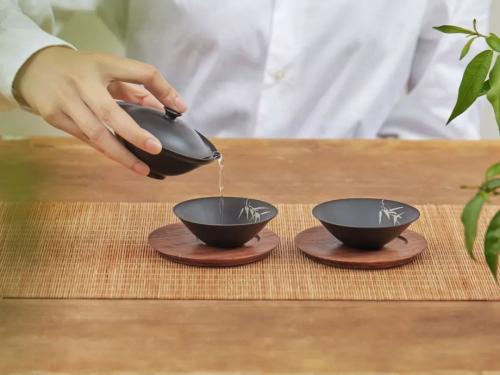 盖碗泡茶的正确手法