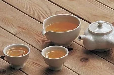 肠胃不好的人怎么喝茶