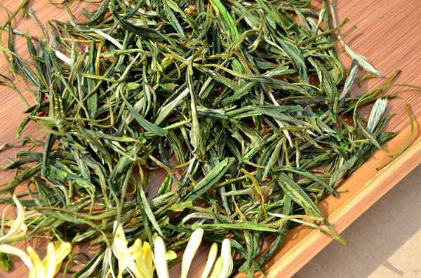 毛尖与毛峰的区别