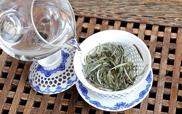 选购白茶