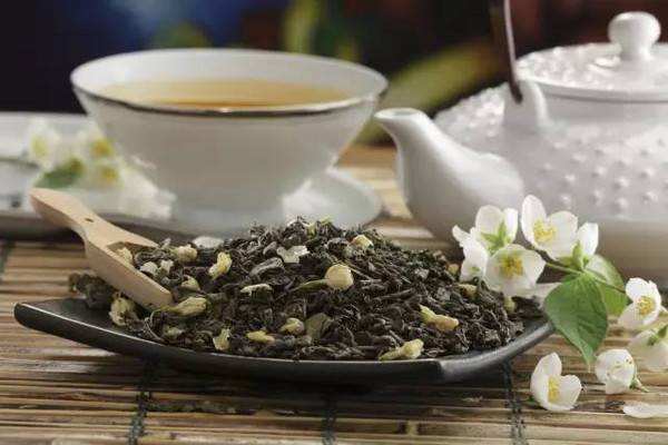 生活中,唯有爱与茶不可辜负