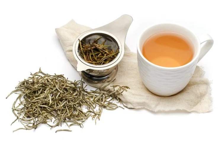 白茶与绿茶的区别